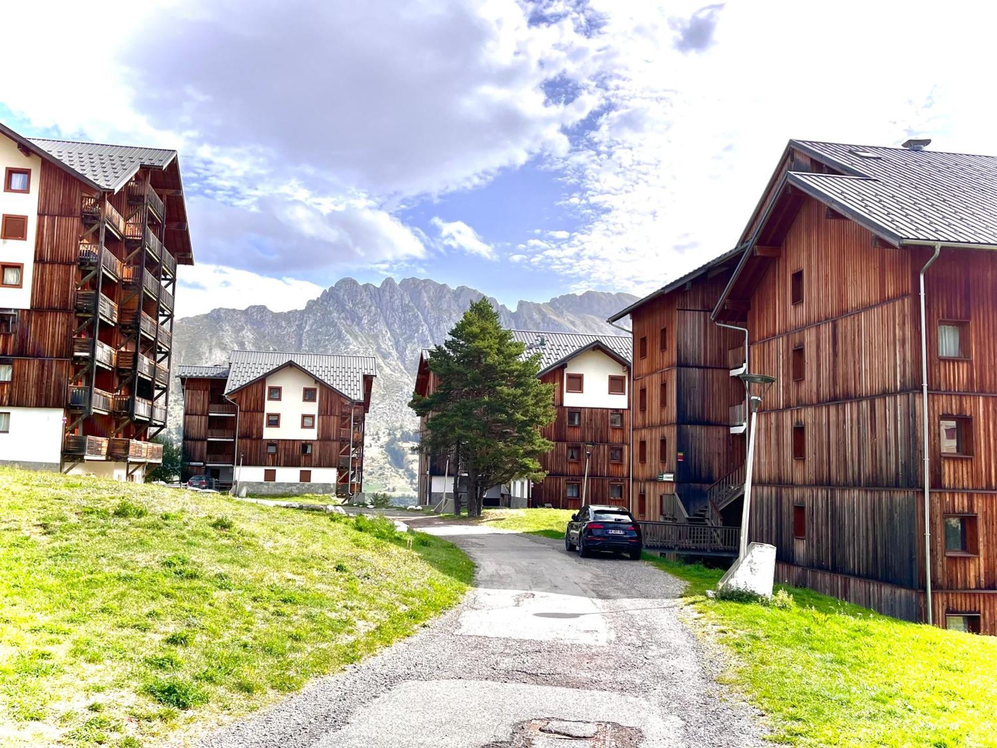 Appartement Chalets Du Super D เลอเดโวลุย ภายนอก รูปภาพ